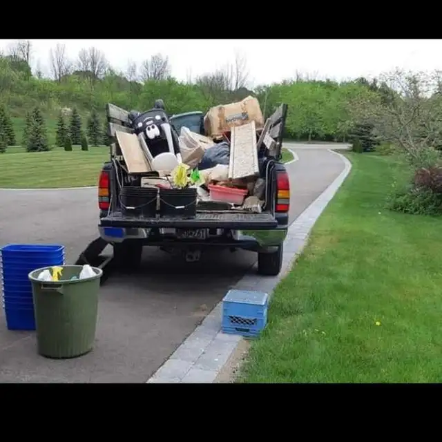 Vaughan Junk Removal in Snow Removal & Property Maintenance in Markham / York Region - Image 4