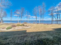 Lovely 2 bed, 2 bath with Ottawa River views on Crandall Street!