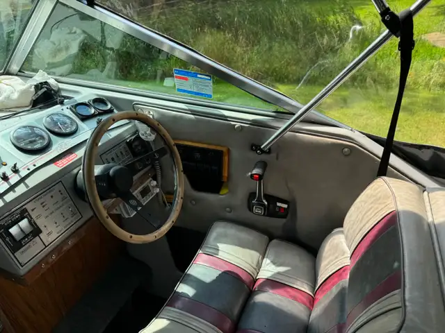 1985 Invader V210 Cuddy Cabin – 20ft in Powerboats & Motorboats in Hamilton - Image 10
