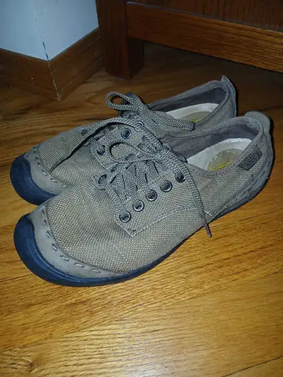 Keen Shoes Size 6, View more