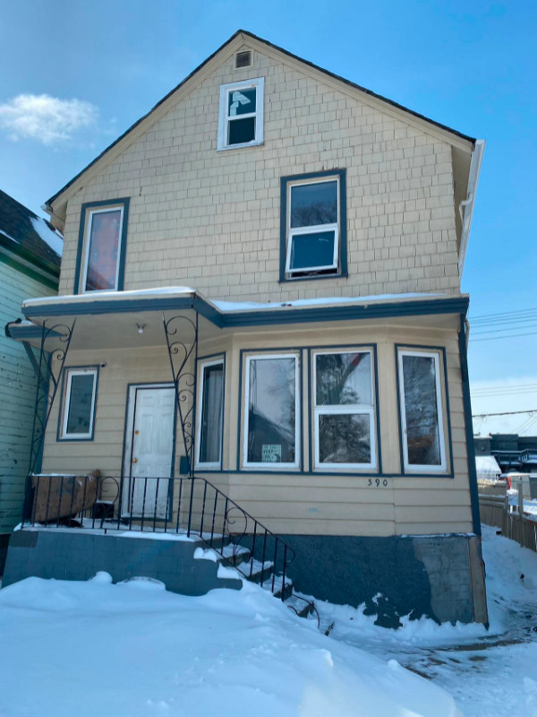 3 bedrooms house for rent on Pritchard Ave with full basement Long