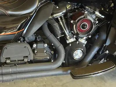 Custom 2 into 1 exhaust for a m8 114. It’s off a 2022 RD glide limited