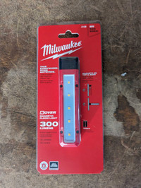 Milwaukee Tool 300-Lumen Portable LED Magnetic Flood Light