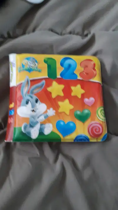 Looney Tunes Bath book, View more