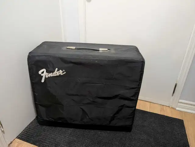 Fender The Twin 2x12 Red Knobs in Amps & Pedals in Ottawa - Image 10