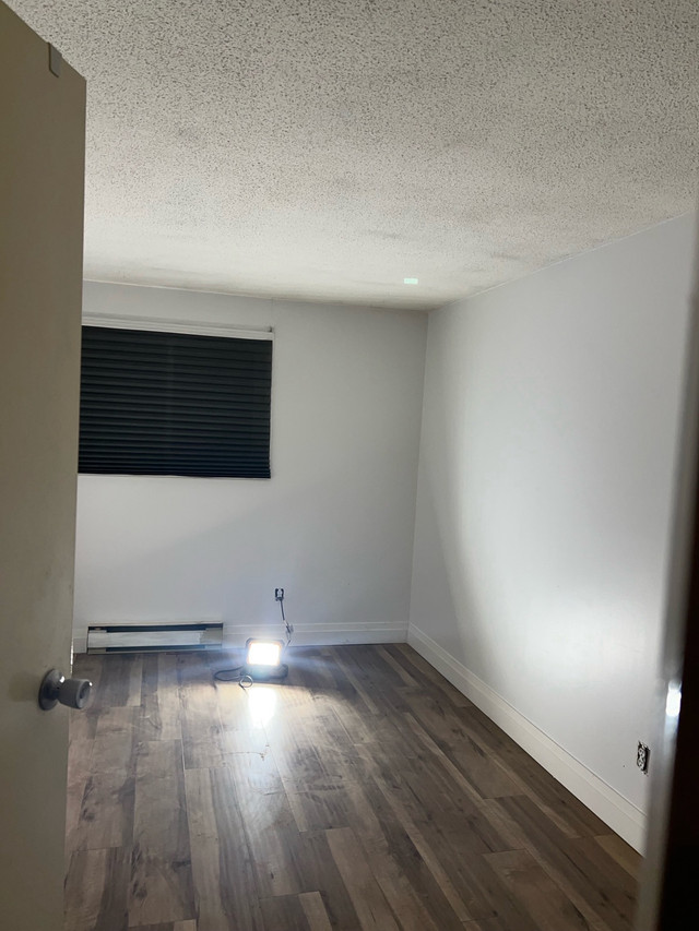 Shared Unit Available For Rent - unfurnished  in Room Rentals & Roommates in Oshawa / Durham Region