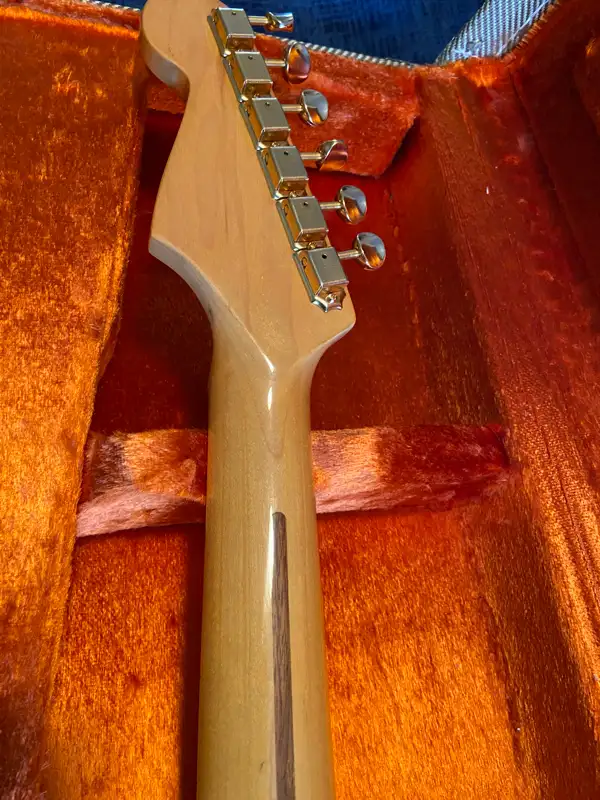 Fender 50th Anniversary American Vintage '57 Stratocaster in Guitars in Ottawa - Image 6