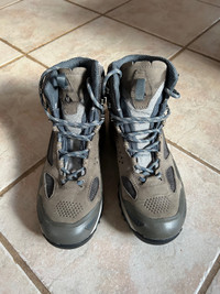 Vasque Gore-Tex Hiking Shoes Size Women Size 10