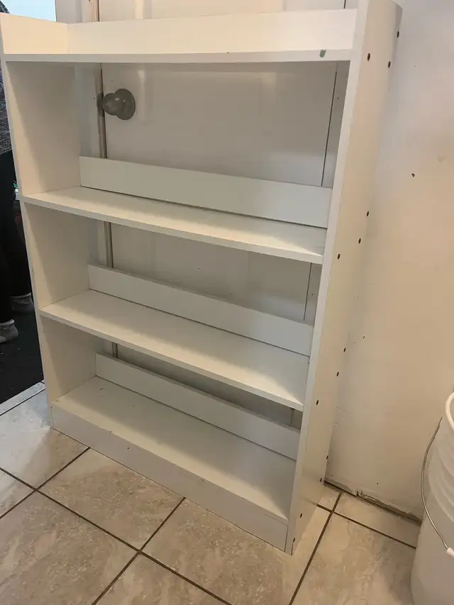 bookshelf  in Bookcases & Shelving Units in City of Toronto - Image 2