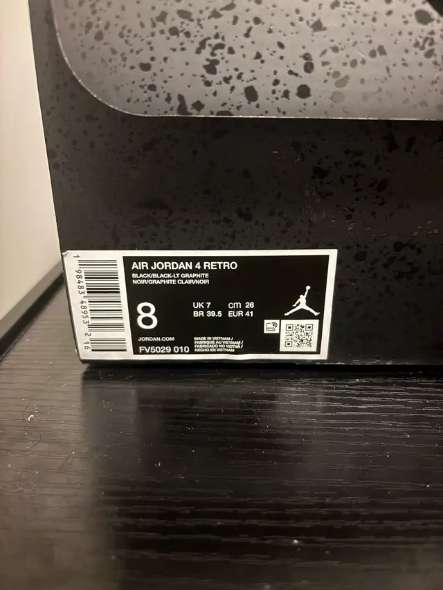 Jordan 4 Black Cat size 8 in Men's Shoes in City of Toronto - Image 9