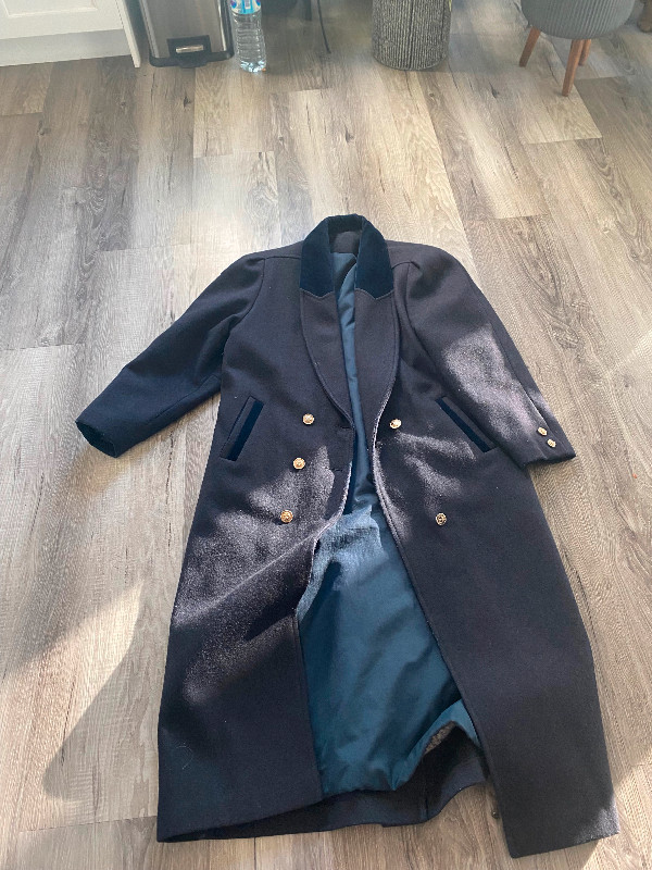 Ladies navy dress coat in Women's - Tops & Outerwear in Regina