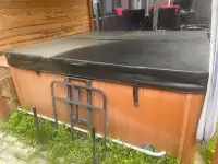 Hot tub cover and lift 