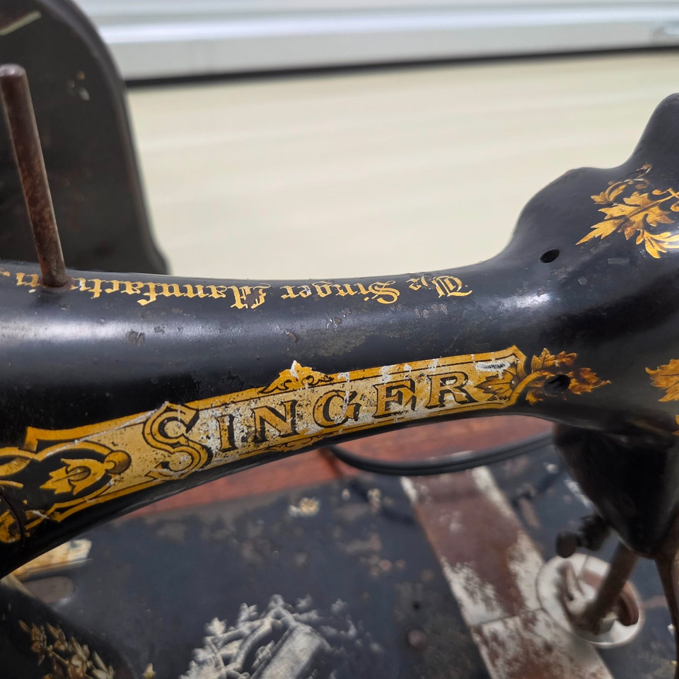 Antique 1894 Singer 28K Sewing Machine with Wooden Case | Arts ...