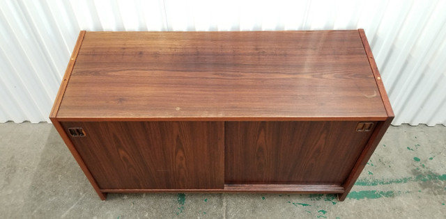 Rosewood mcm modern low cabinet sideboard buffet 2 sliding doors in Other in Ottawa - Image 3