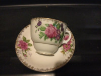 Vintage / antique tea cup & saucer