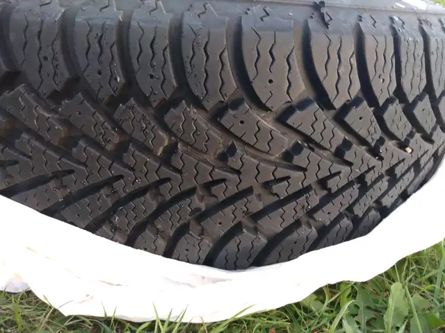 VW Winter Tires On Rims 225/60/16 in Tires & Rims in Oakville / Halton Region - Image 5