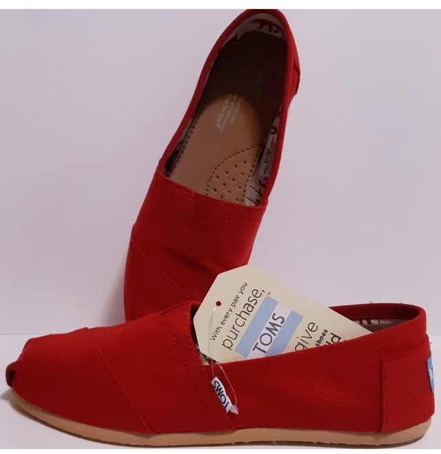 New in Box - Cherry Red Women’s Toms - Size 8.5 in Women's - Shoes in Brantford