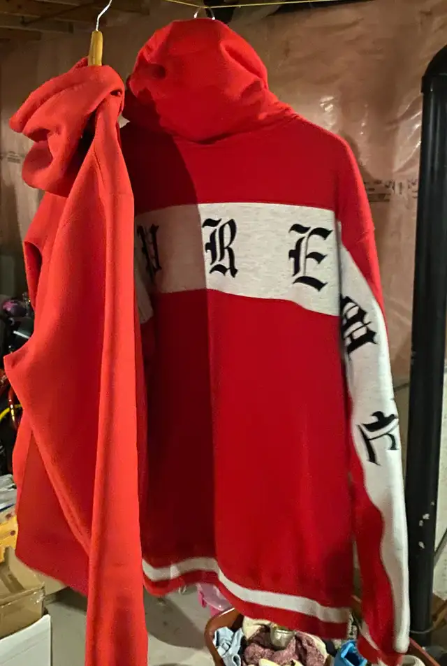 supreme old English Zip-Up size XL632351202579211220