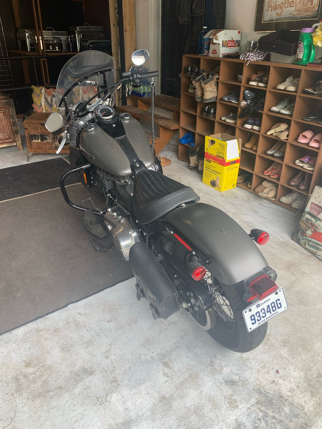 motorcycle in Touring in Gatineau - Image 2