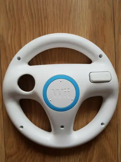 Official Nintendo Wii Wheel , White Mario Kart Racing Wheel Excellent condition like new comes from...