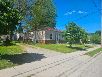 This property listing features a house for sale in London, offering a unique opportunity for buyers....