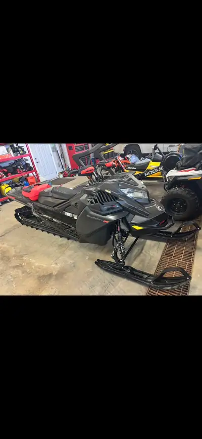 Expert turbo. 175 track. 1000km. Great condition