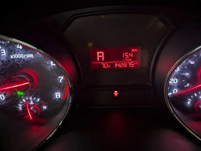 kia Sedona  in Cars & Trucks in Ottawa - Image 4