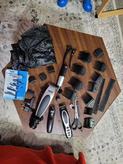 Get professional-quality haircuts at home with this Wahl Home Haircutting Kit! This comprehensive ki...