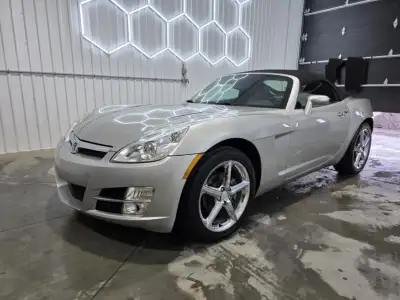 Saturn Sky décapotable 2007 – Très bon état Manuelle | Couleur gris-argent | 75 000 km Magnifique Sa...