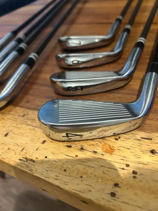 Titleist T-100s 4-pw plus a 48 degree t-100s wedge with the set in Golf in Ottawa - Image 5