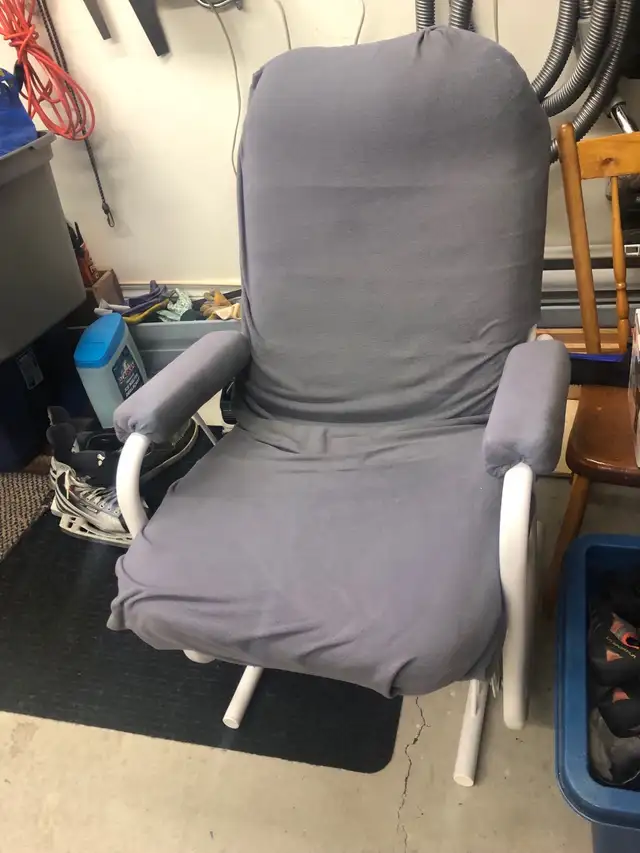 chaise berçante à donner in Chairs & Recliners in Laval / North Shore - Image 2