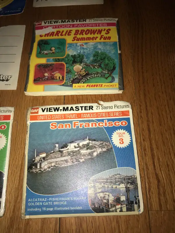 View-Master Lot 2 x 3D Viewers + 2 New set Reels + Vintage Sets in Toys & Games in St. Catharines - Image 9