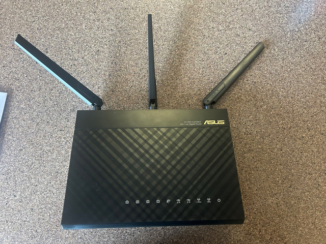 ASUS WiFi Router RT-AC1900P in Networking in Trenton - Image 2