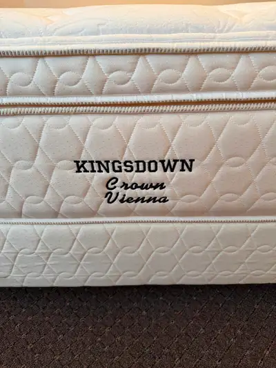 Kingsdown-matress, box spring & frame 59” x 80”