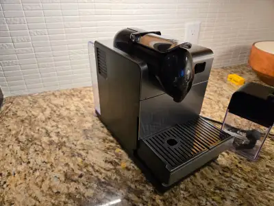 Nespresso - Lattissima Plus Espresso Machine DeLonghi - Silver, View more