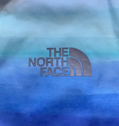Authentic The North Face Girl’s Jacket Size : M (10-12Y) Very great condition, just need a clean Fro...