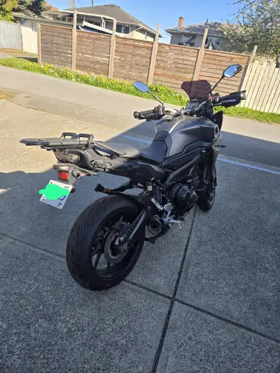 Yamaha FJ09 2015 Excellent condition Comes with bike stand, trickle charge and hard cover luggage x...