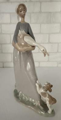 Lladro Girl with Goose & Dog Porcelain Figurine  #4866