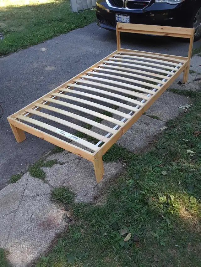 single bed frame in Beds & Mattresses in Kingston - Image 2