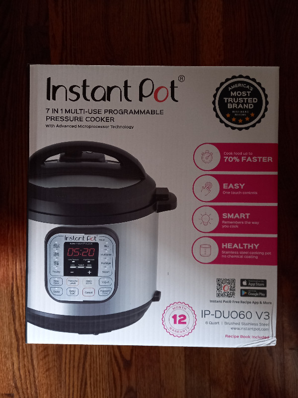 Instant Pot pressure cooker - 6 quart - mint never used in Microwaves & Cookers in City of Toronto