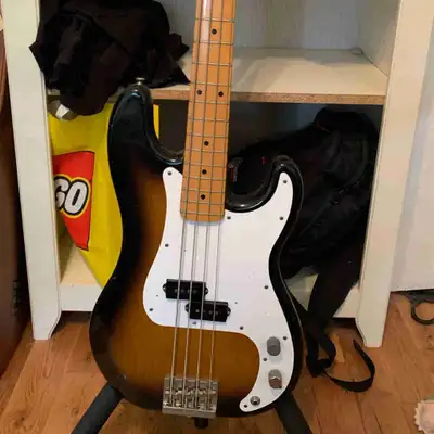 Great playing, super light P-bass. Don’t let the name on the headstock fool you, the early 80s squie...