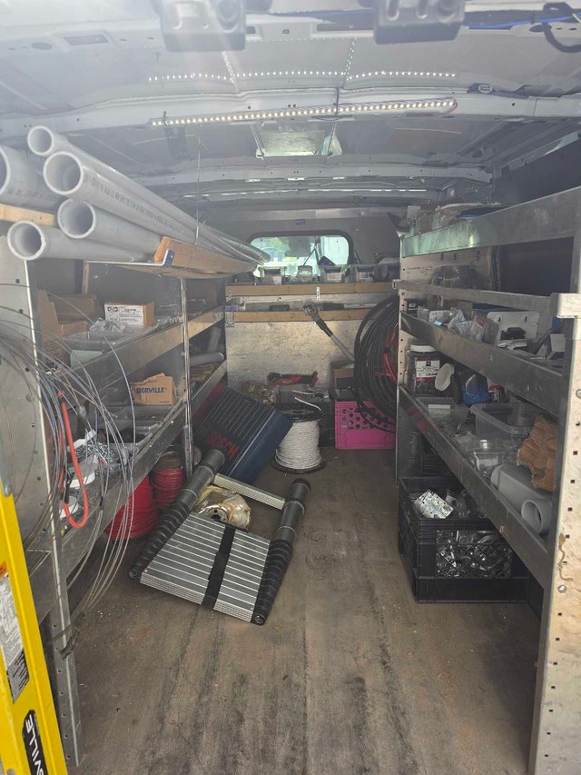 Ford Transit 250 — photo 5