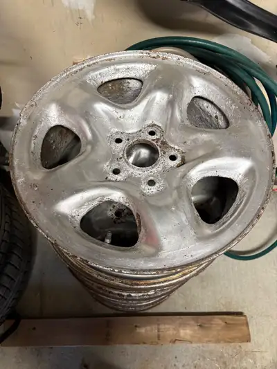 Offered here is a set of 17-inch steel rims, perfect for winter tires or as a spare set. These rims...