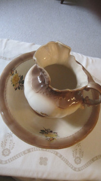 Pitcher and Basin Replica