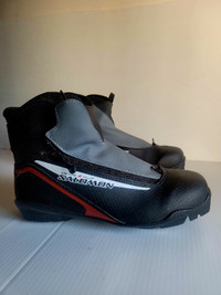 Salomon Escape 6 Pilot SNS Profil XC Ski Boots Size 9.5 US