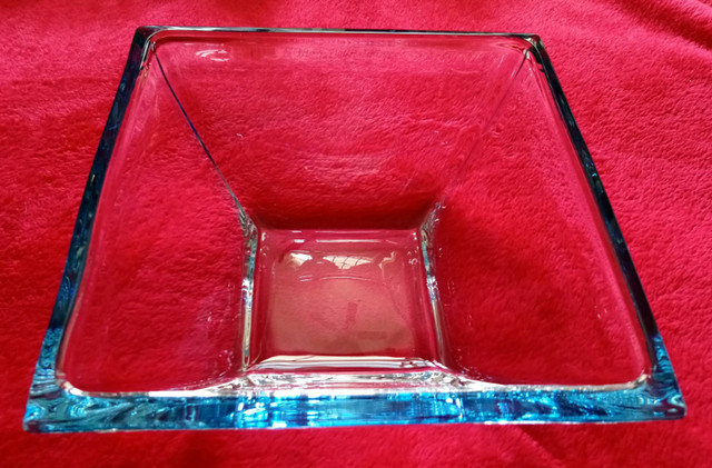 Square Crystal Serving Bowl in Kitchen & Dining Wares in City of Toronto