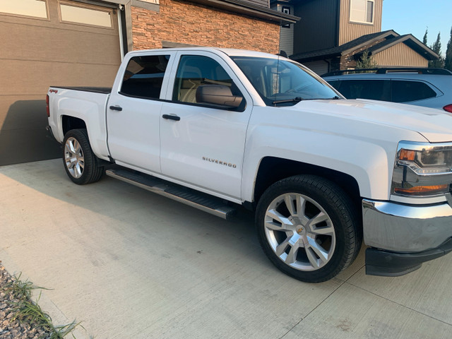 2017 Chevrolet Silverado 1500 crew cab 4x4 5.3l in Cars & Trucks in St. Albert