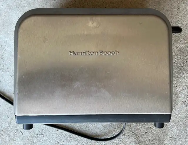 Hamilton Beach 2-Slice Toaster in Toasters & Toaster Ovens in Markham / York Region - Image 4