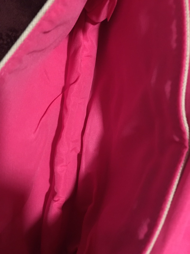Victoria’s Secret makeup bag ,wristlet pink/ off white  in Women's - Bags & Wallets in London - Image 3