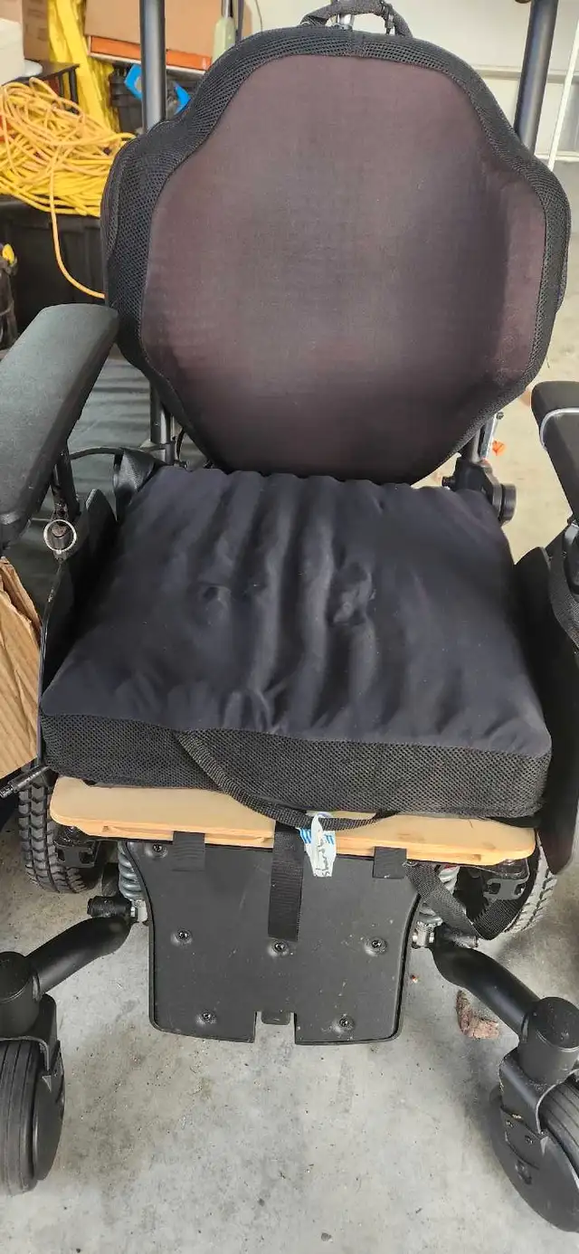Electric Wheelchair in Health & Special Needs in Chilliwack - Image 4